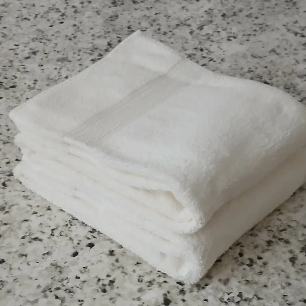 100% Cotton Big White Plush Bath Towels -set of (2)