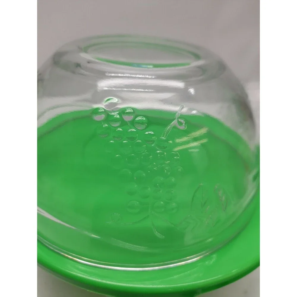 Unbranded clear glass