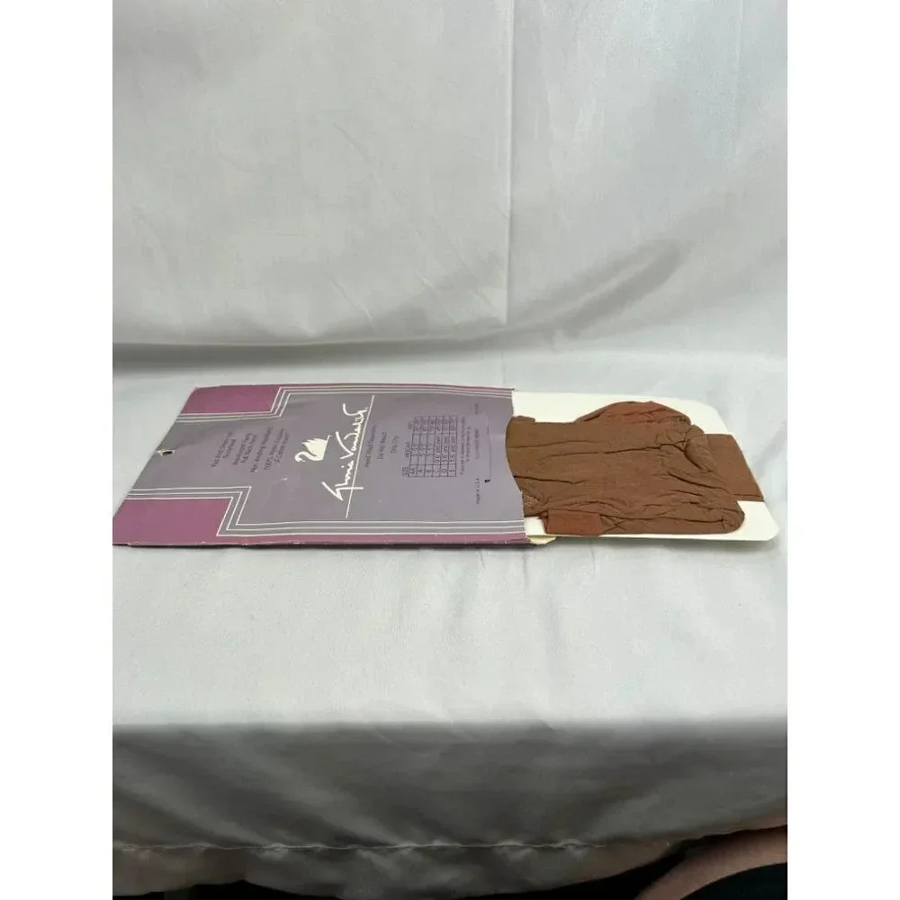 Gloria Vanderbilt new package