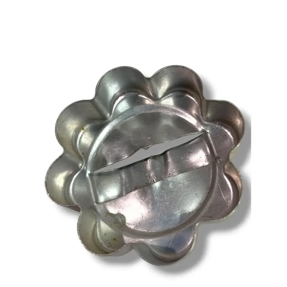Lot of 7 Pastry Cookie Cutters Crimped Heart Leaf Flower Tin