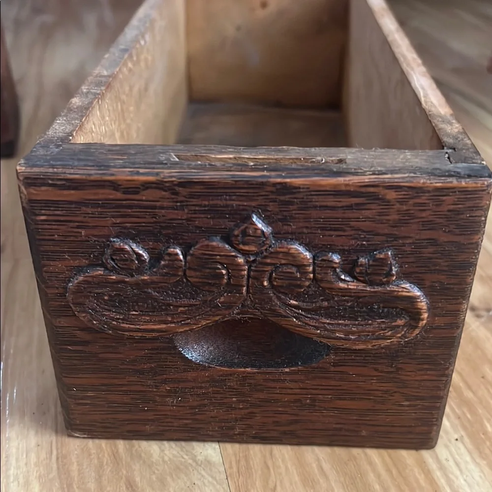 N/A elegant wooden