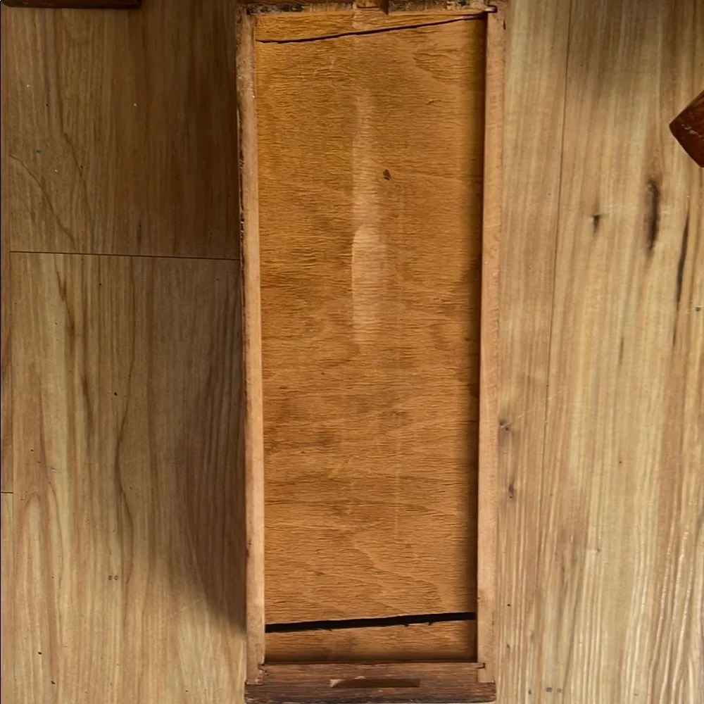 N/A elegant wooden