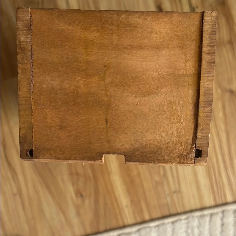 N/A elegant wooden