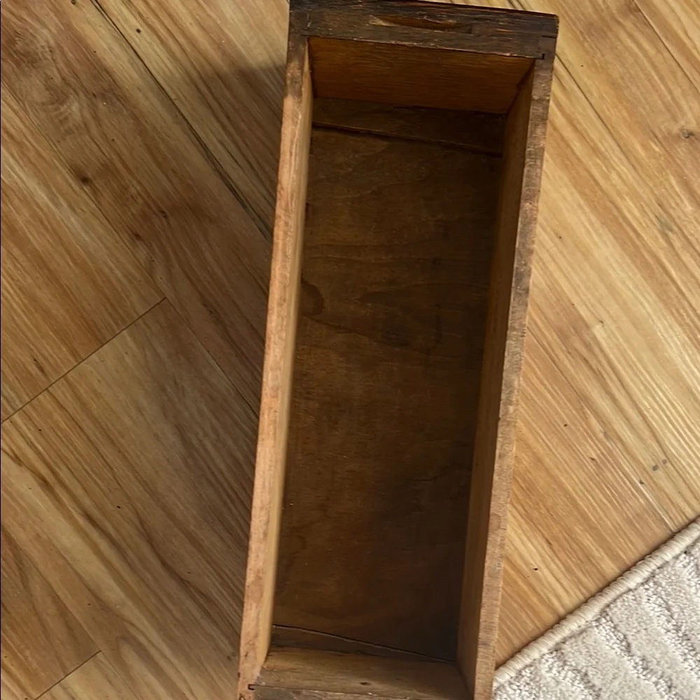 N/A elegant wooden