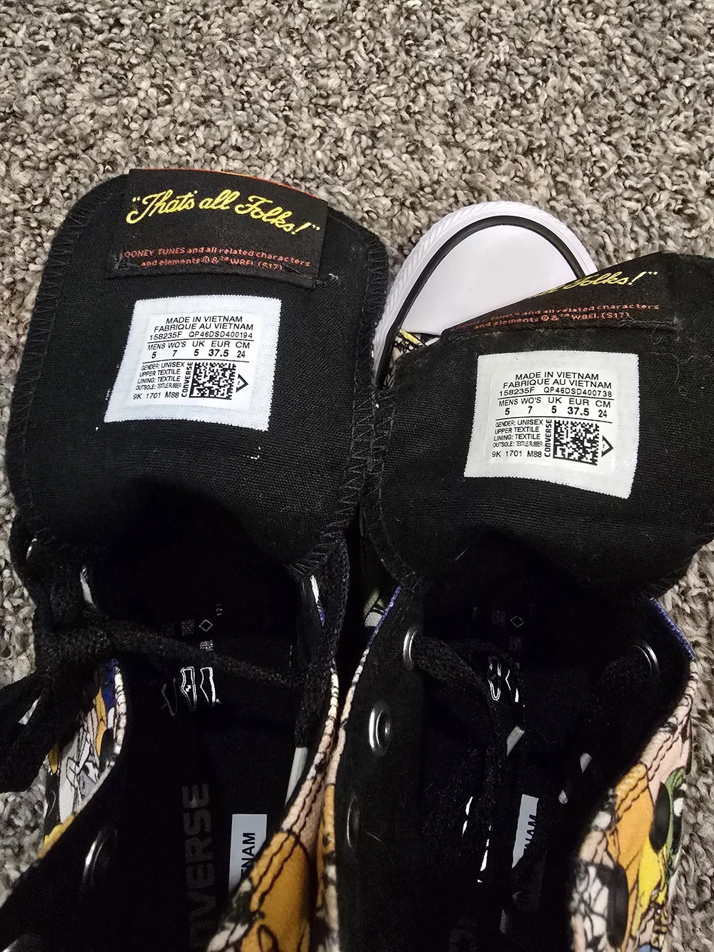 Converse iconic looney