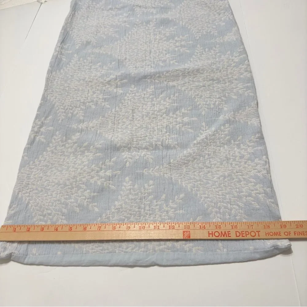 Tahari gauze large