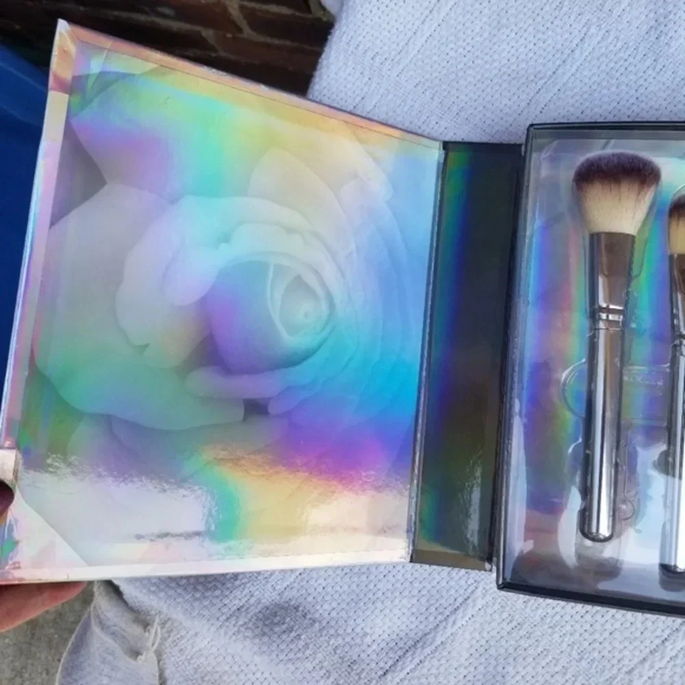 Nicole Miller Metallic make up brushes NIB‎