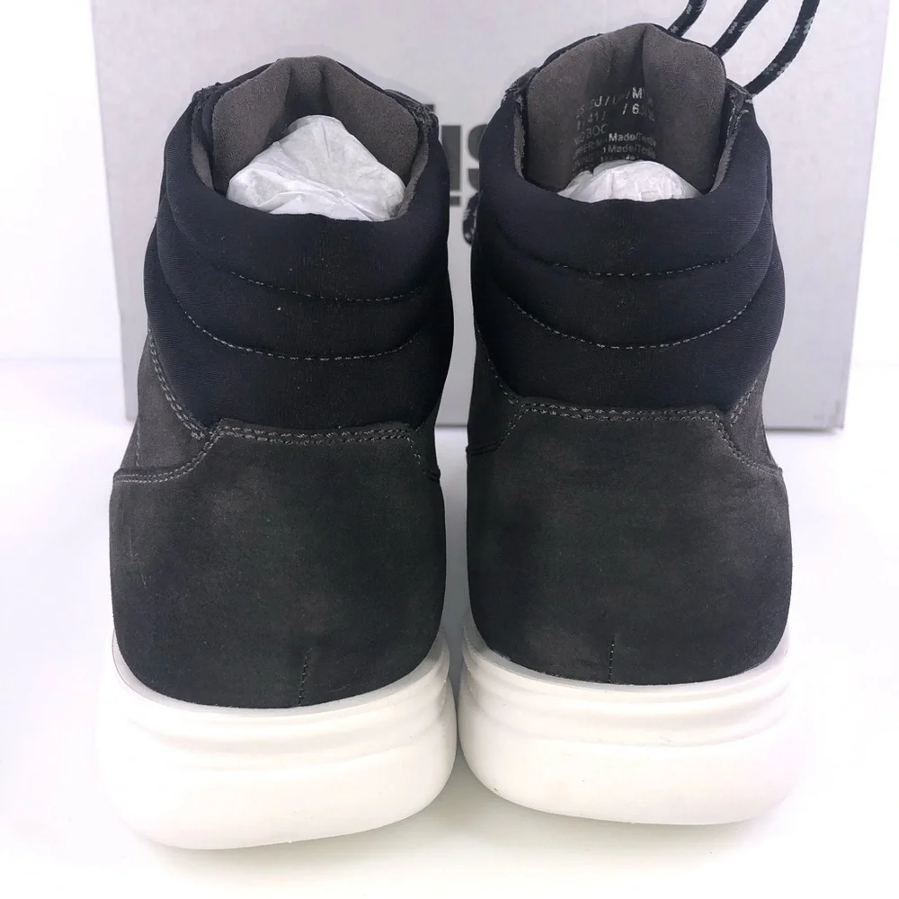 Unlisted by Kenneth Cole new some