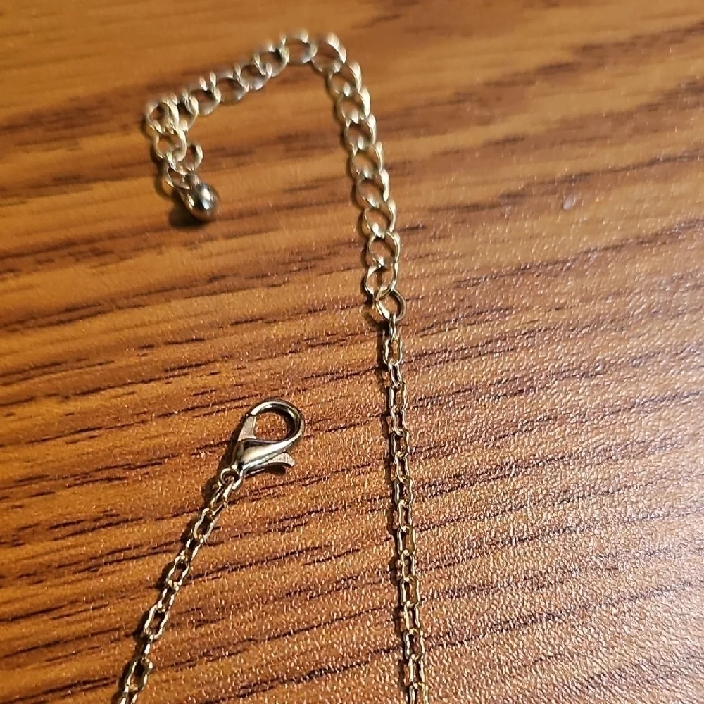 N/A elegant gold