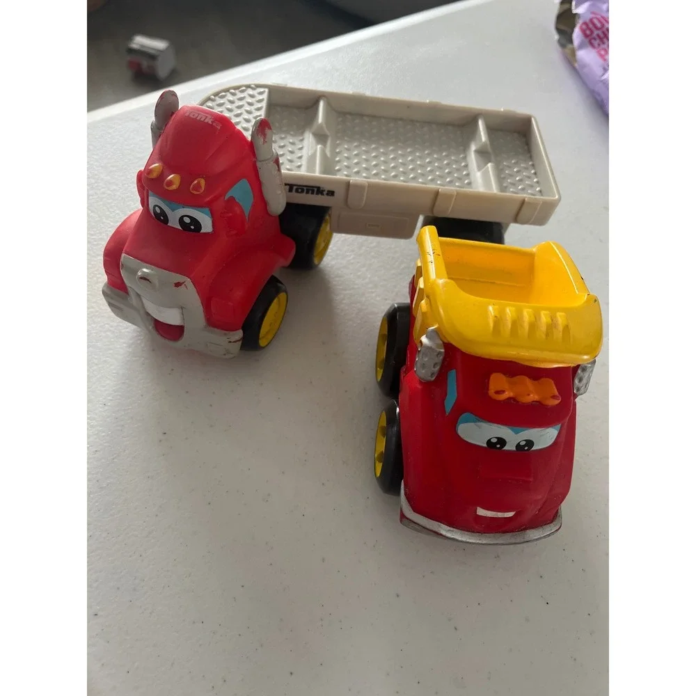 Tonka Chuck & Friends Toy Truck Lot Red Dump Truck and Semi Flatbed Trailer