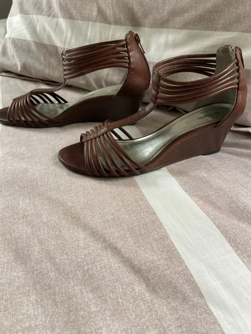 Style & Co. Brown Strappy Wedge Sandals Sz 7.5M