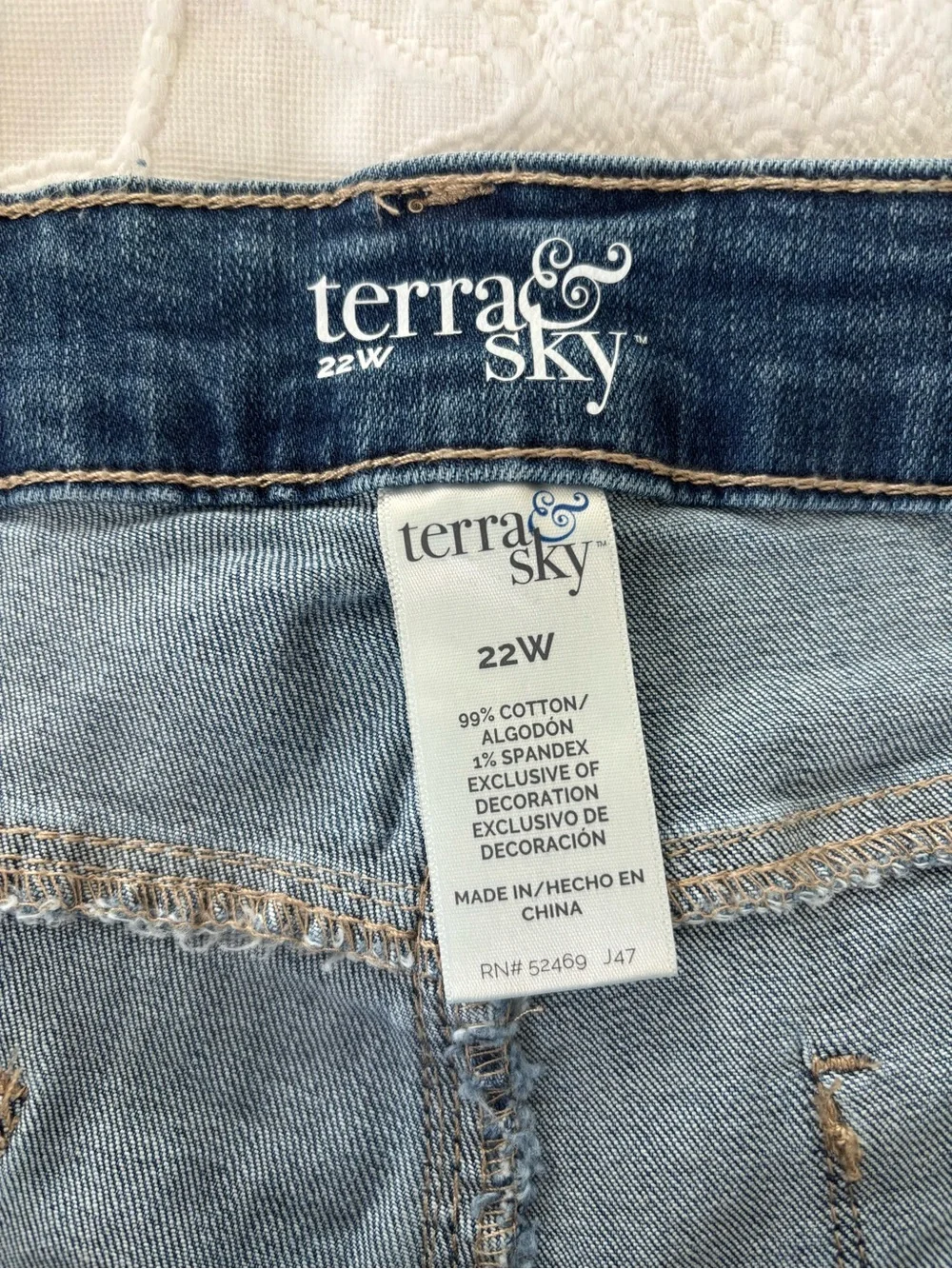 NWT Terra & Sky Boho Denim Frayed Hem Shorts with Floral Embroidery - Plus Size!