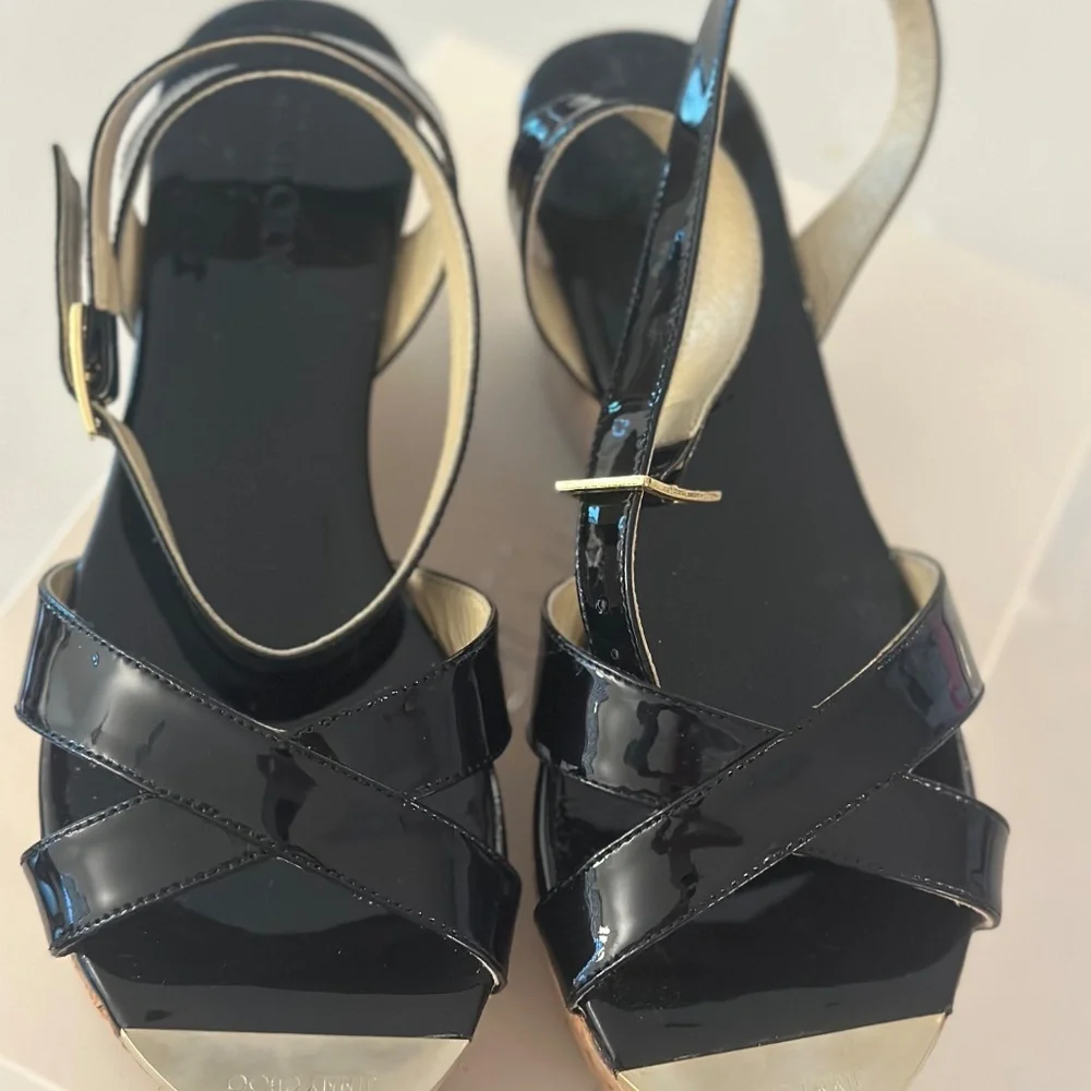 Jimmy Choo accents patent