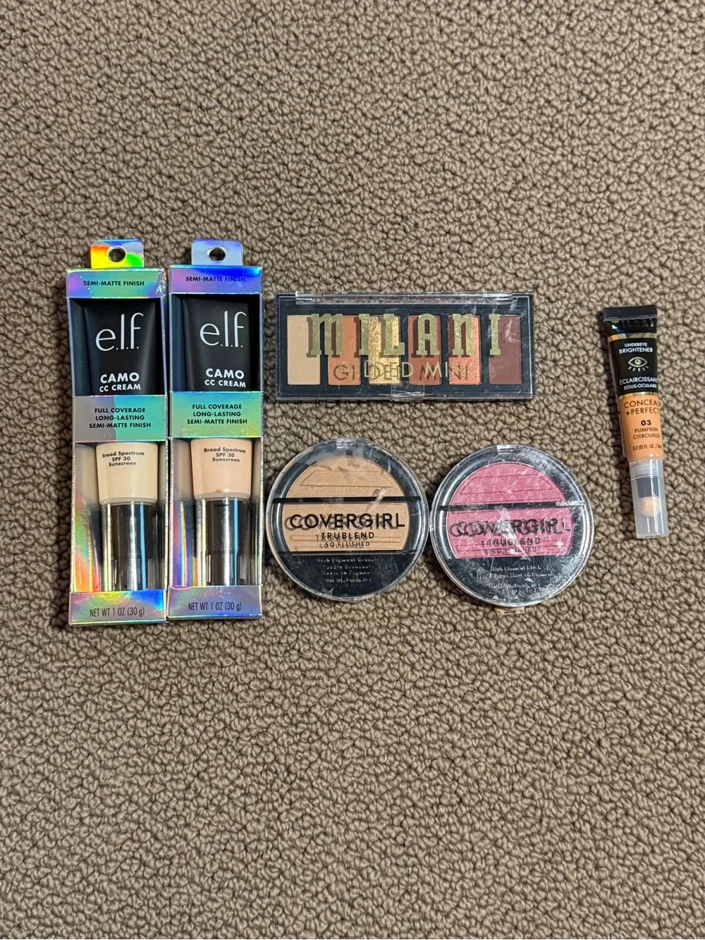 COVERGIRL Powder Duo in Beige and Pink