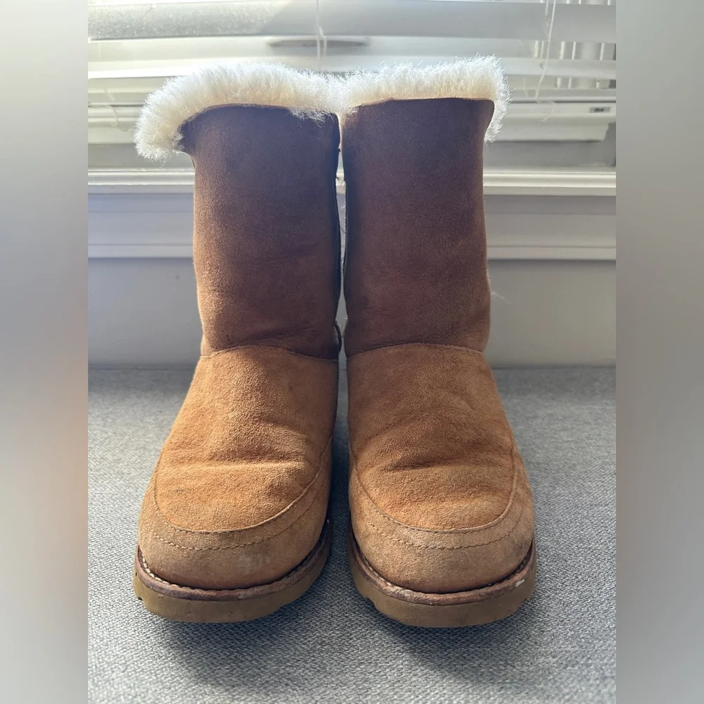 Ugg Women’s Shanleigh Shearling Lined Braided Back Boots in Chestnut