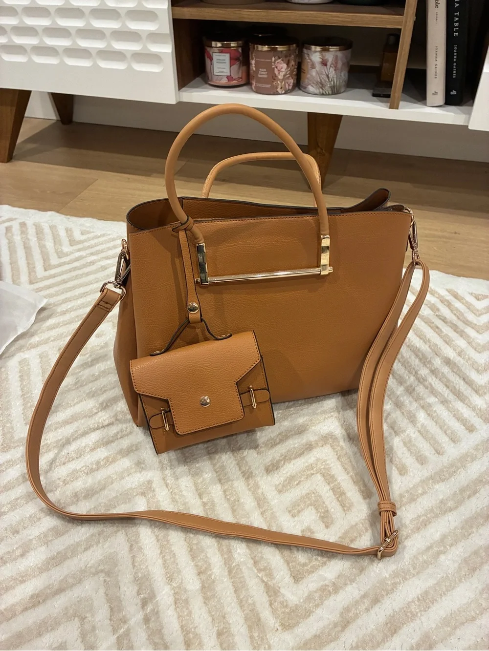 Kuoser polished tan