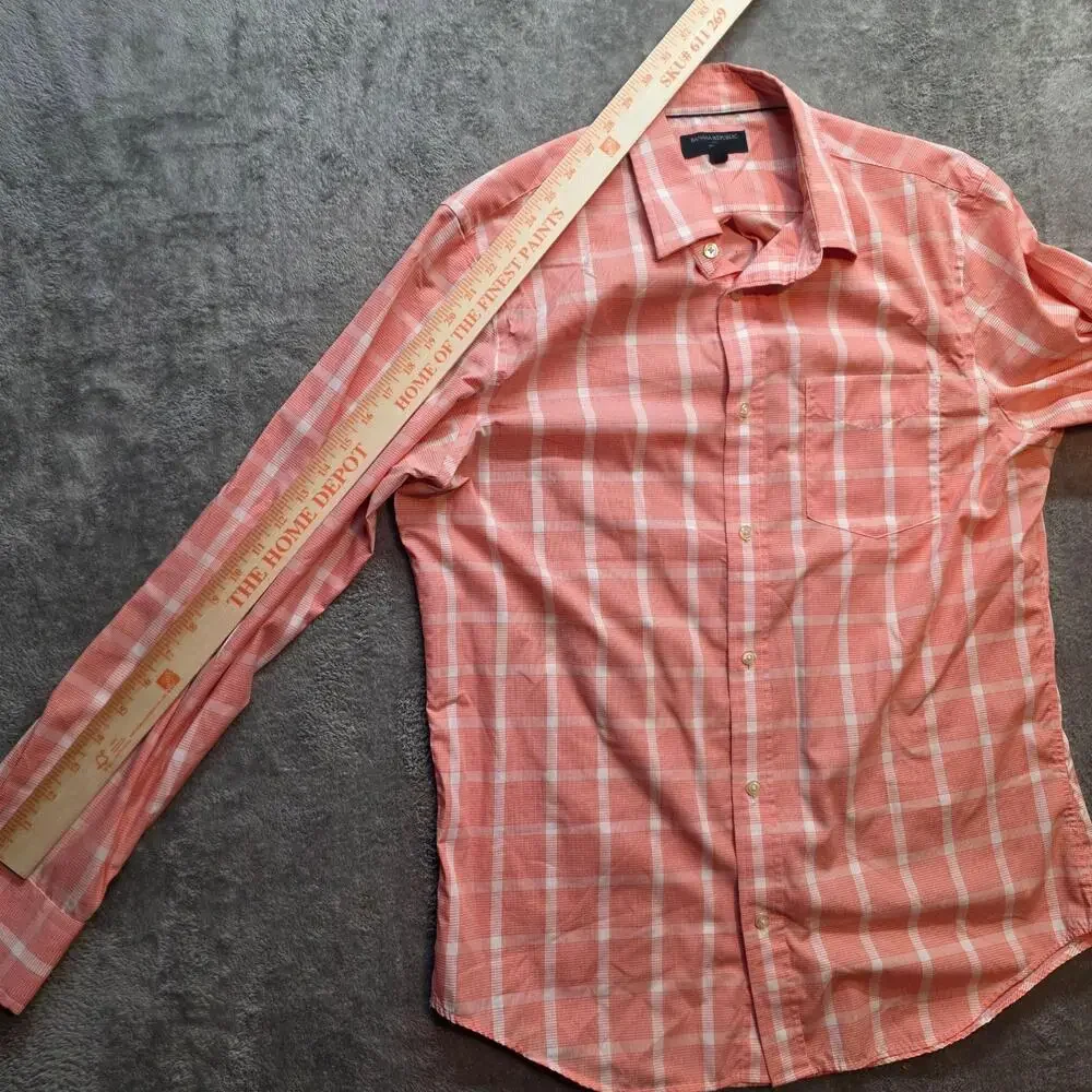 Banana Republic brand banana