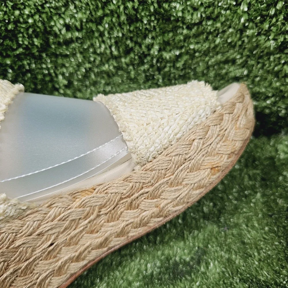 Stuart Weitzman please see