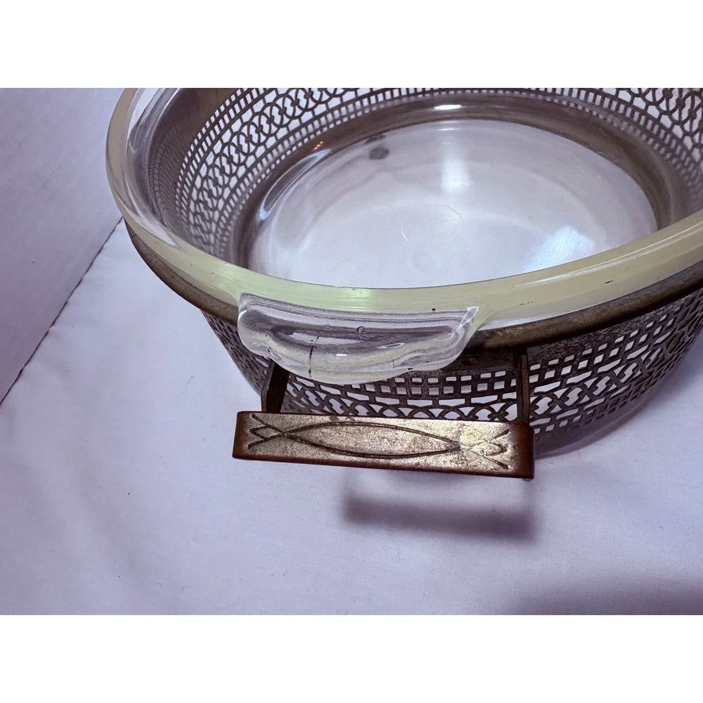Pyrex dish pet