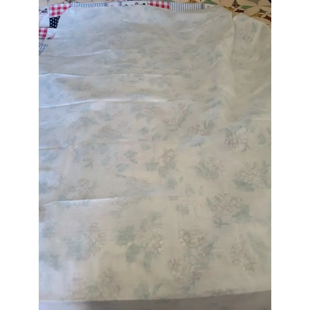 Unbranded holiday tablecloth