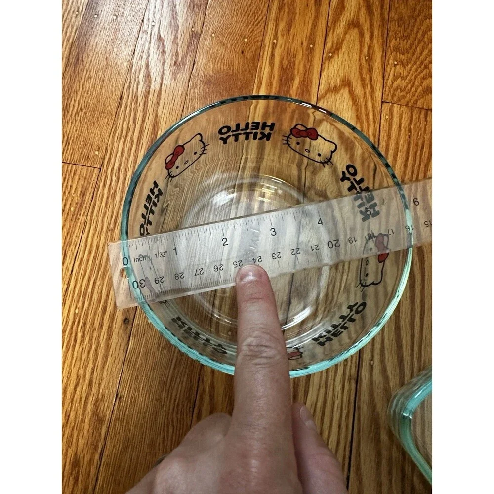 Hello Kitty Sanrio Pyrex 4 Cup Round Storage Bowl & Casserole Glass Dish Set