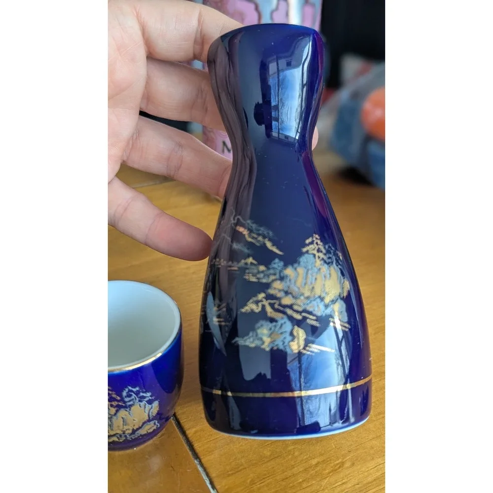 Unbranded cups theme