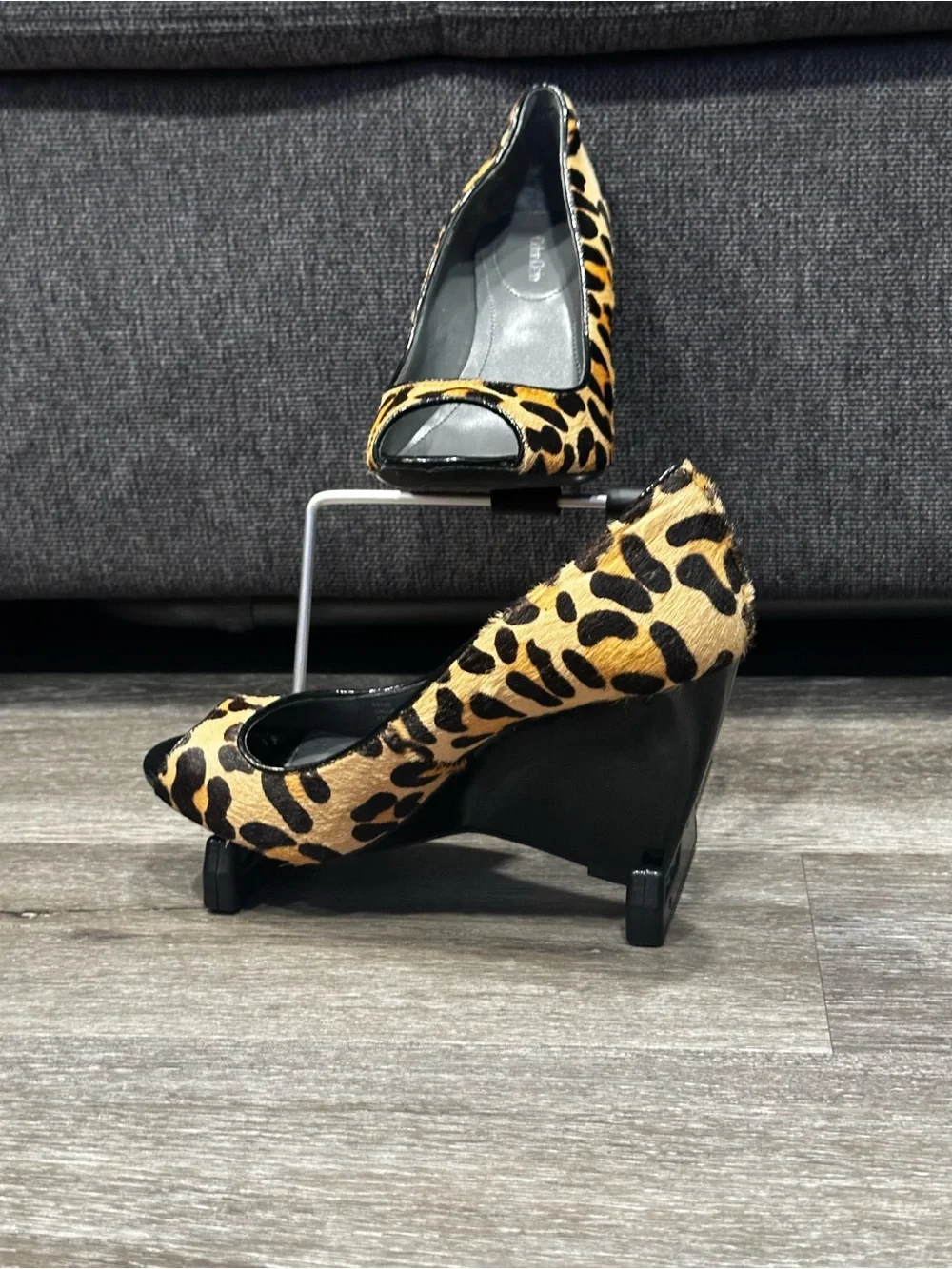 Calvin Klein stylish leopard