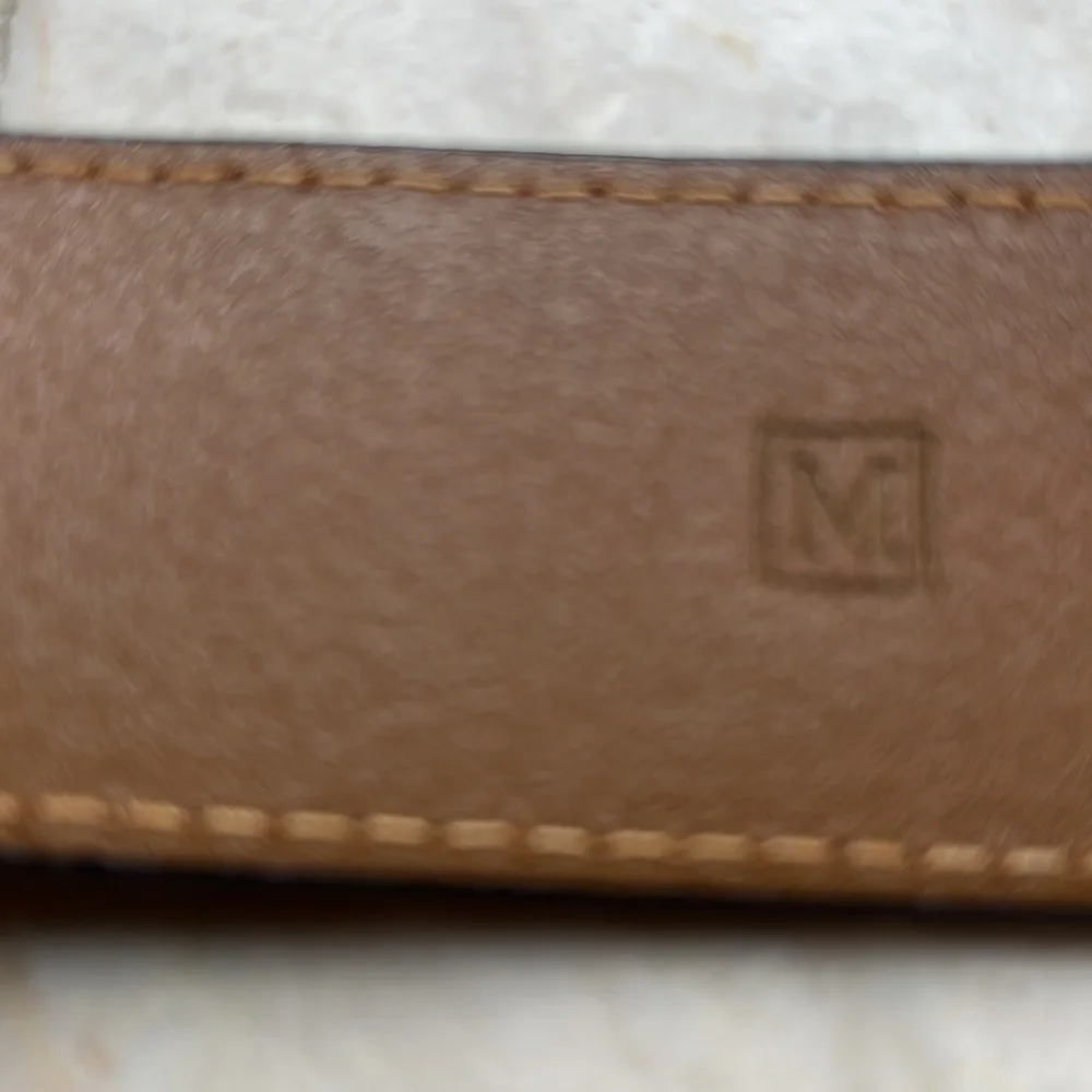 Fossil logo leather