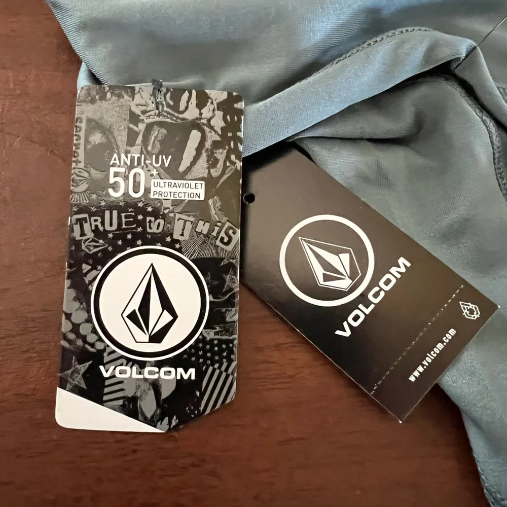 Volcom nwt two