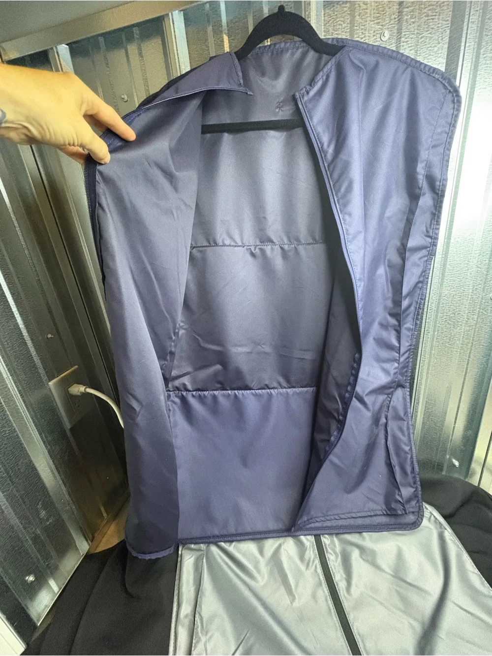 Tumi lightweight garment