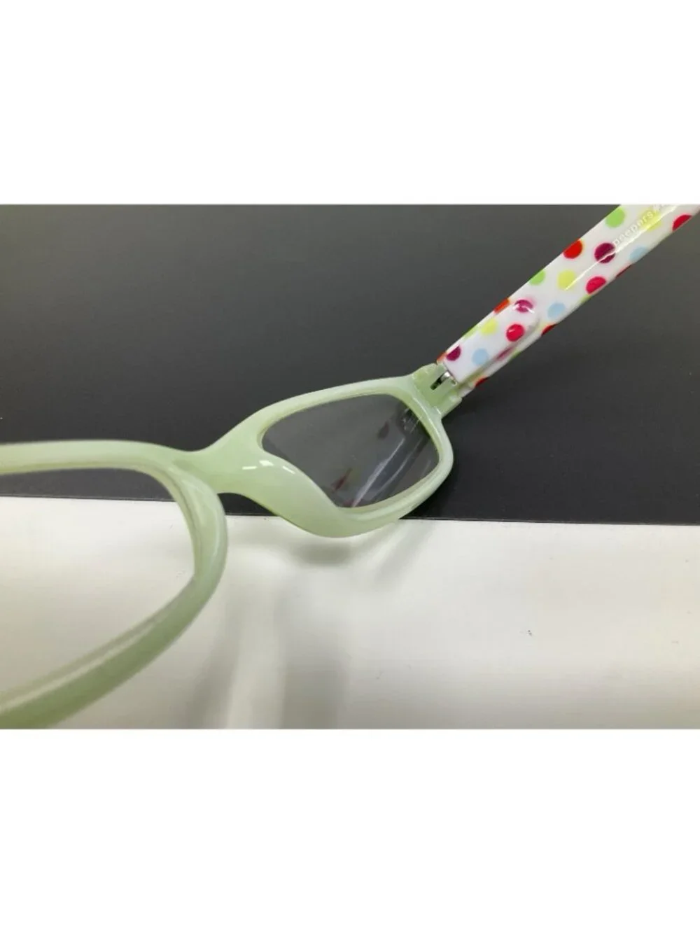 Peepers frame very