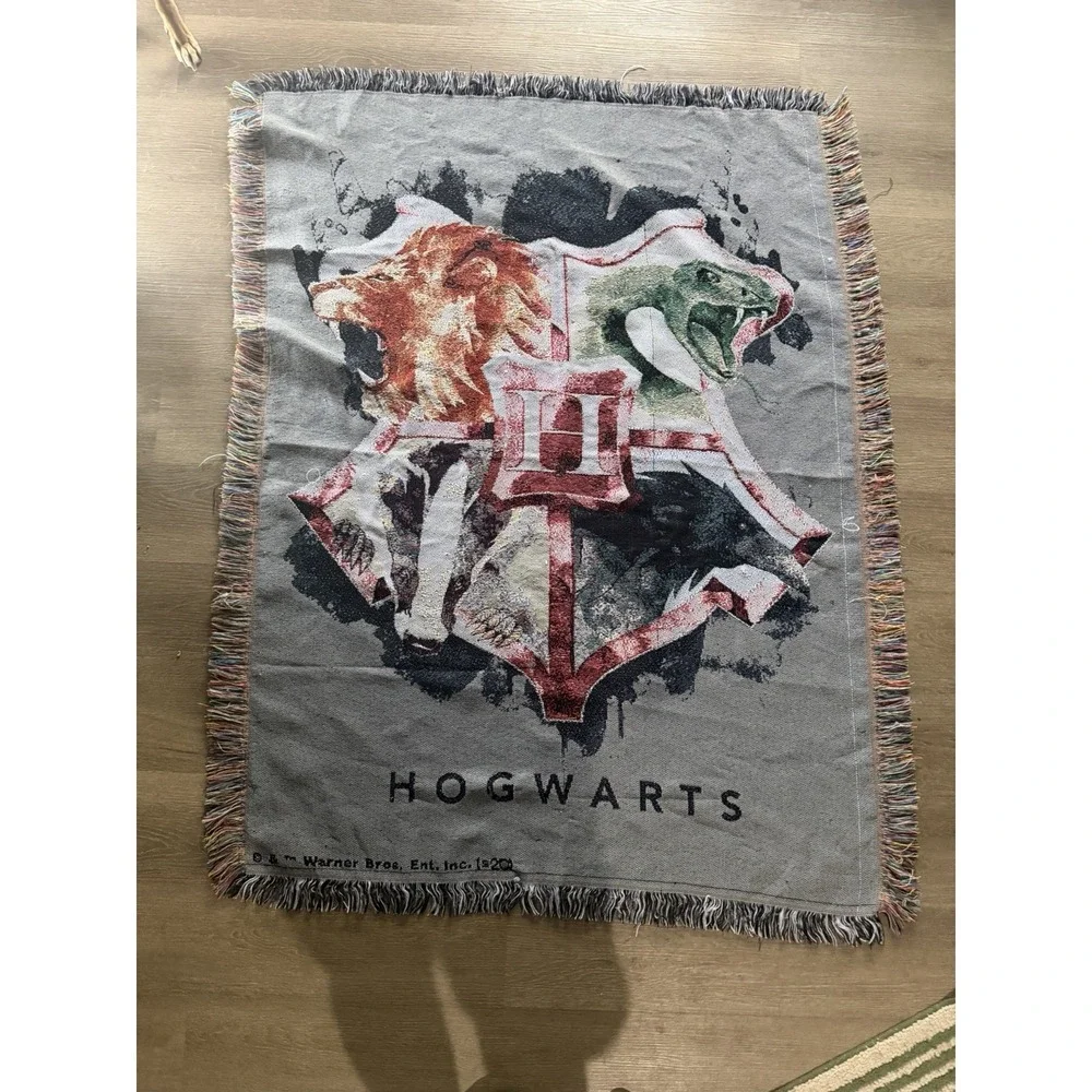 Harry Potter crest graphic throw blanket‎ tapestry, fringe, woven 44x60
