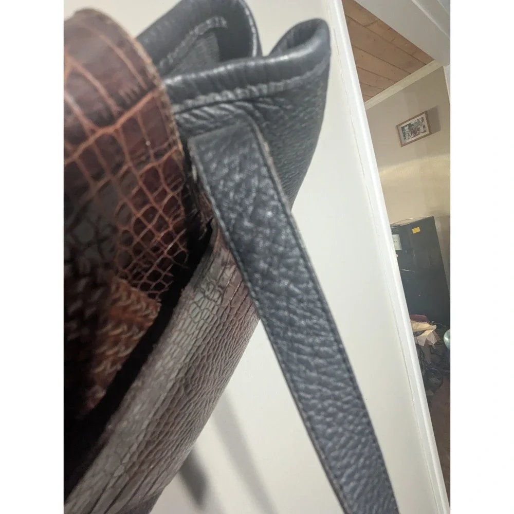 Vintage Brighton Black Pebbled Leather w/ Brown Croc Trim Shoulder Handbag