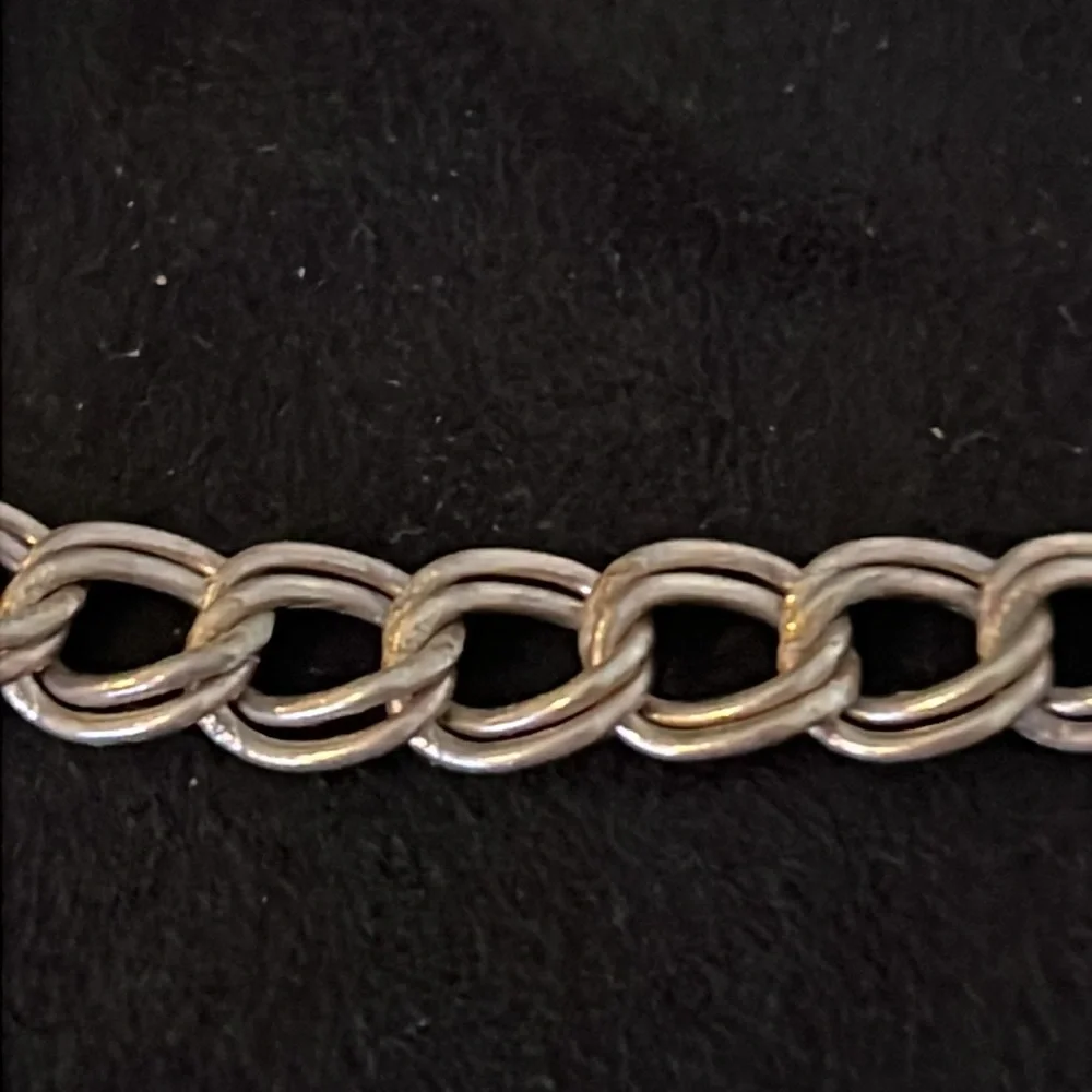925 Sterling Silver good light