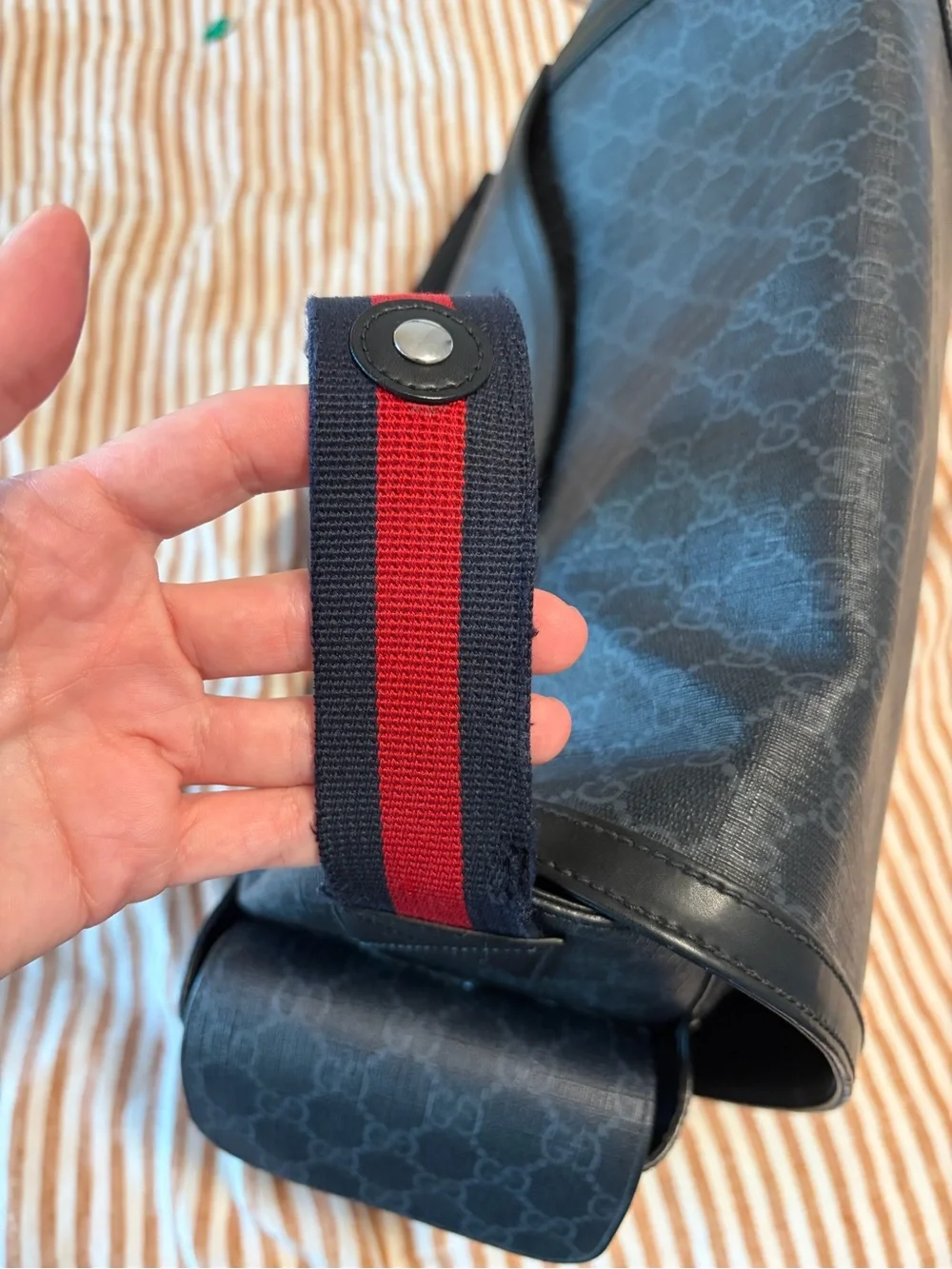 Gucci gg supreme