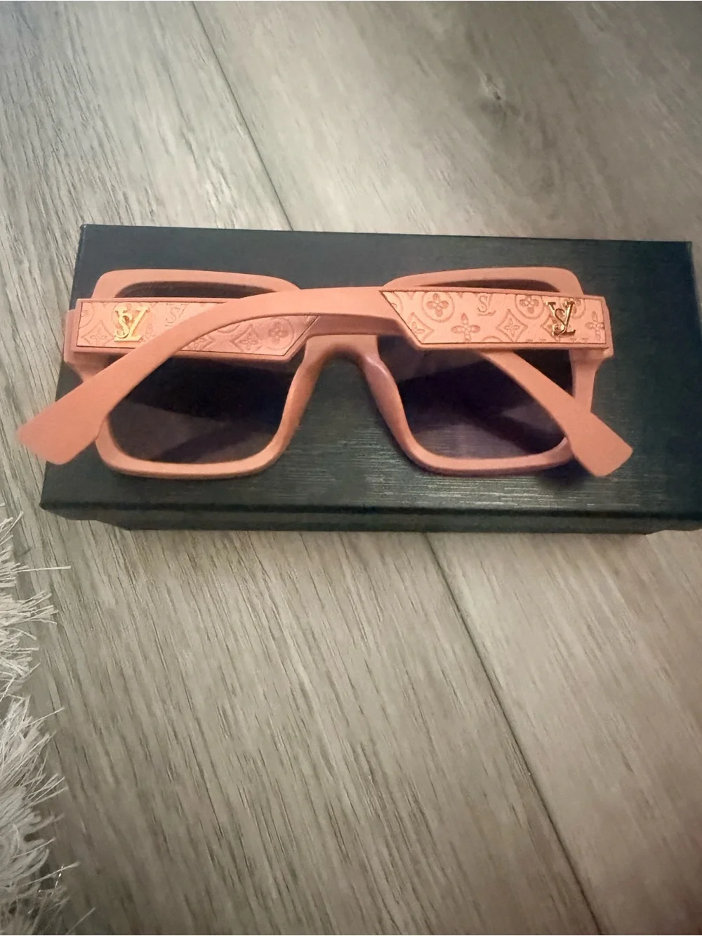 N/A stylish coral