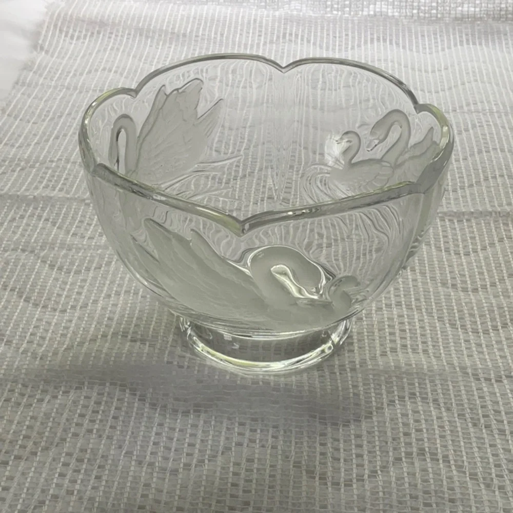 Teleflora Lead Crystal Footed Swan Bowl
