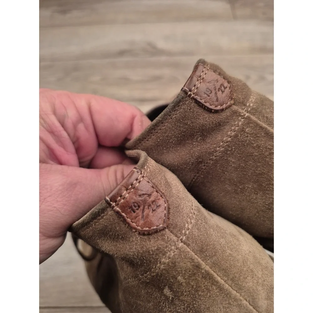 Allen Edmonds classic chukka