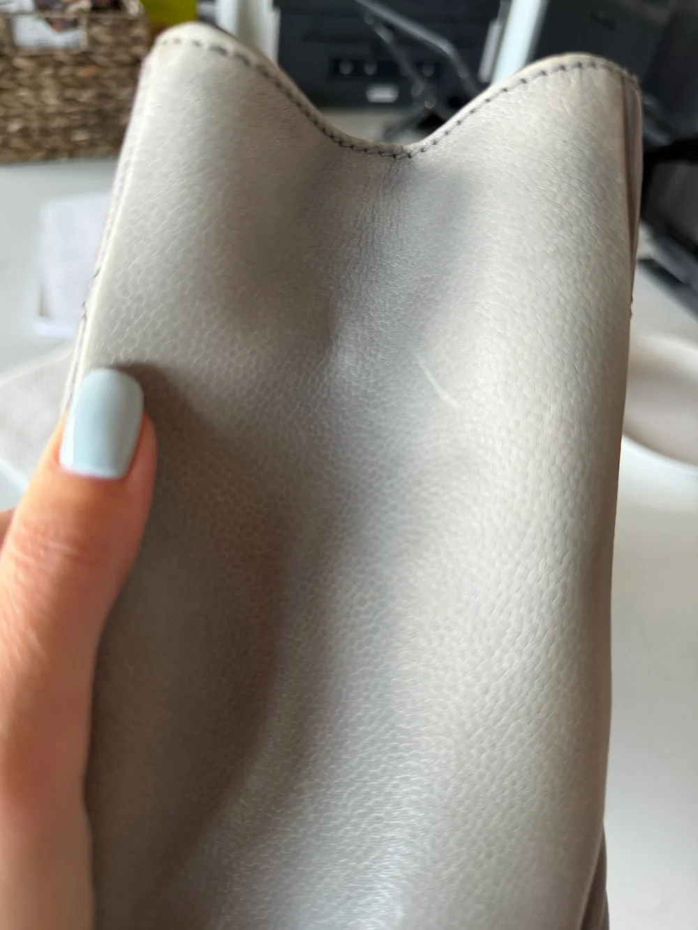 CHANEL picture flaws