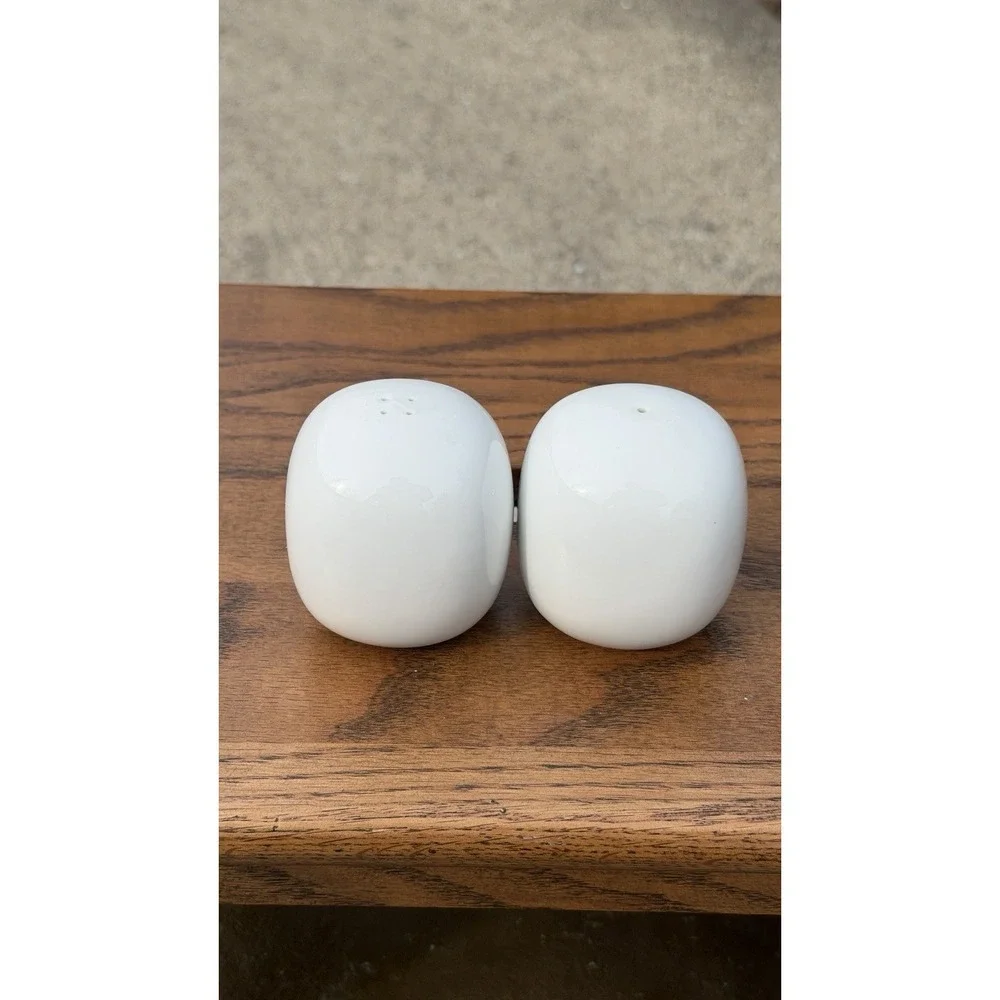 Rosenthal Germany White Porcelain Salt & Pepper Shakers Set‎