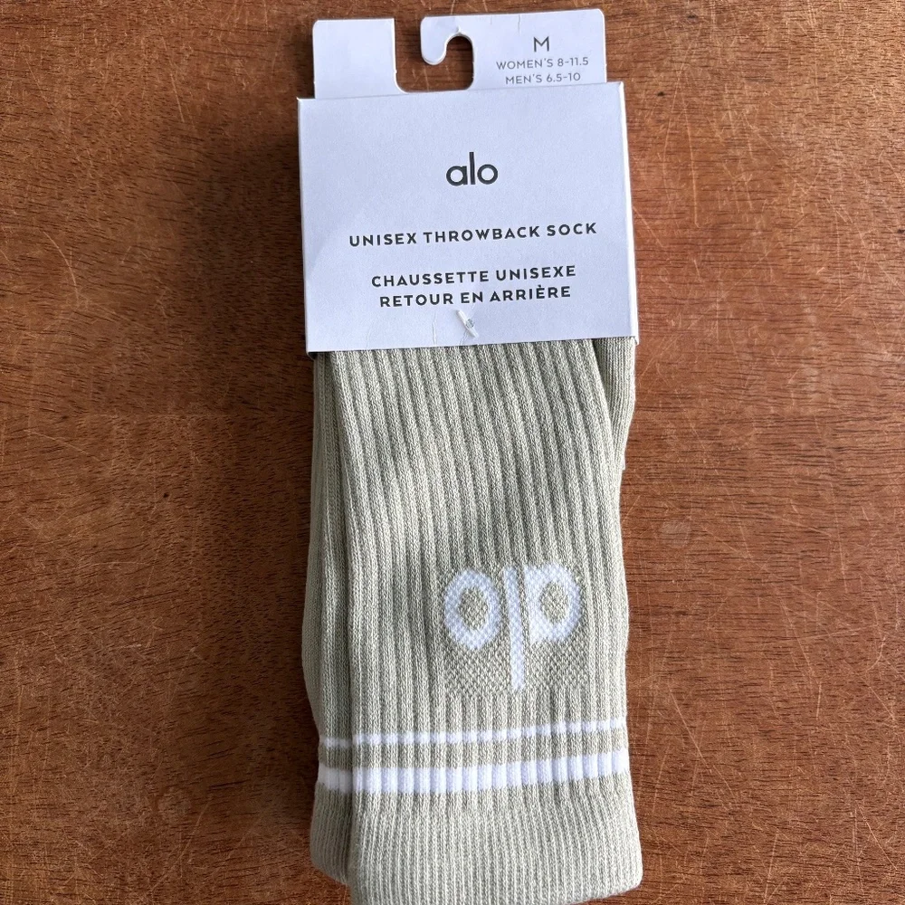 Alo yoga Unisex Throwback Sock Limestone/white
