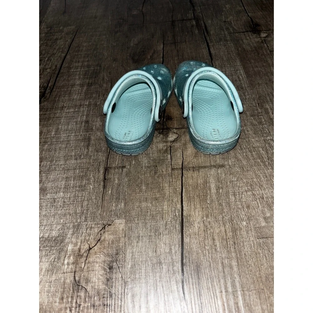 CROCS finish sparkly construction