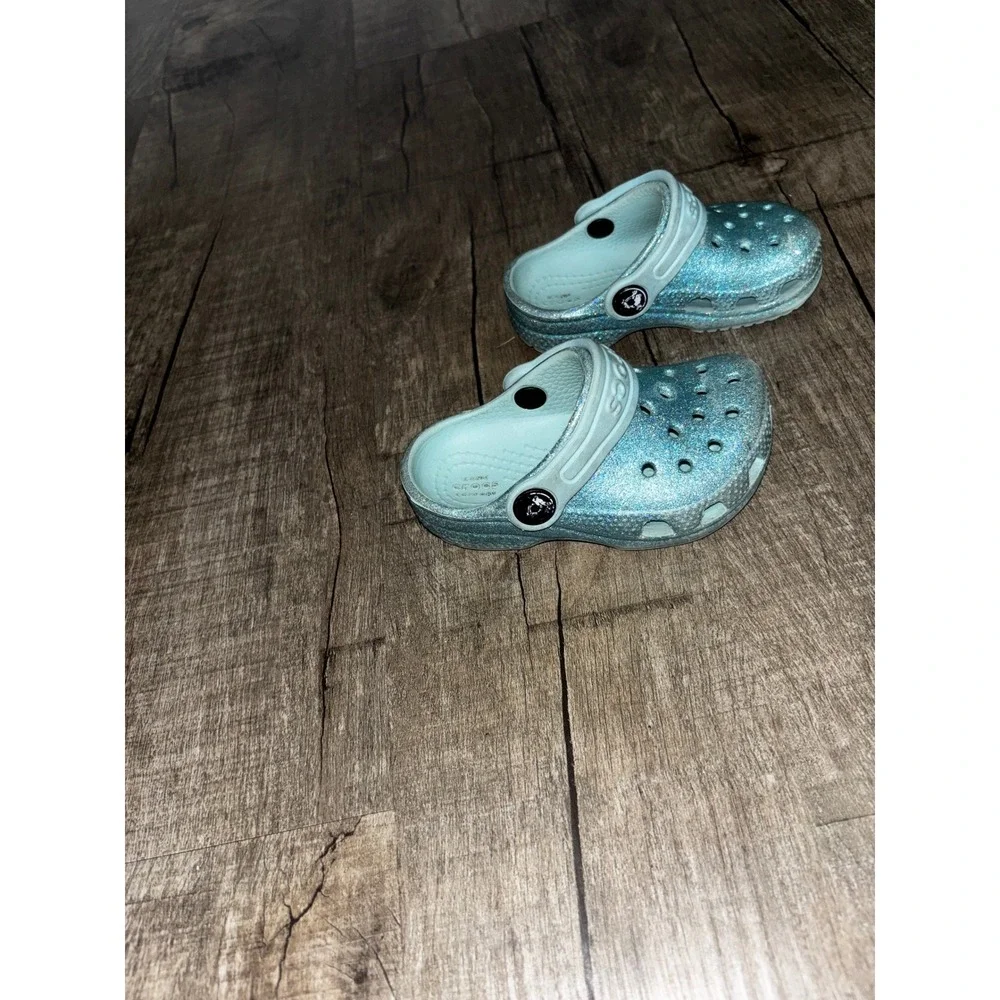 CROCS ventilation any