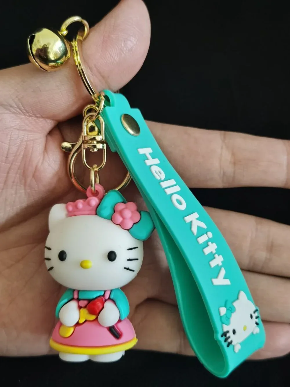 Hello Kitty Baker keychain