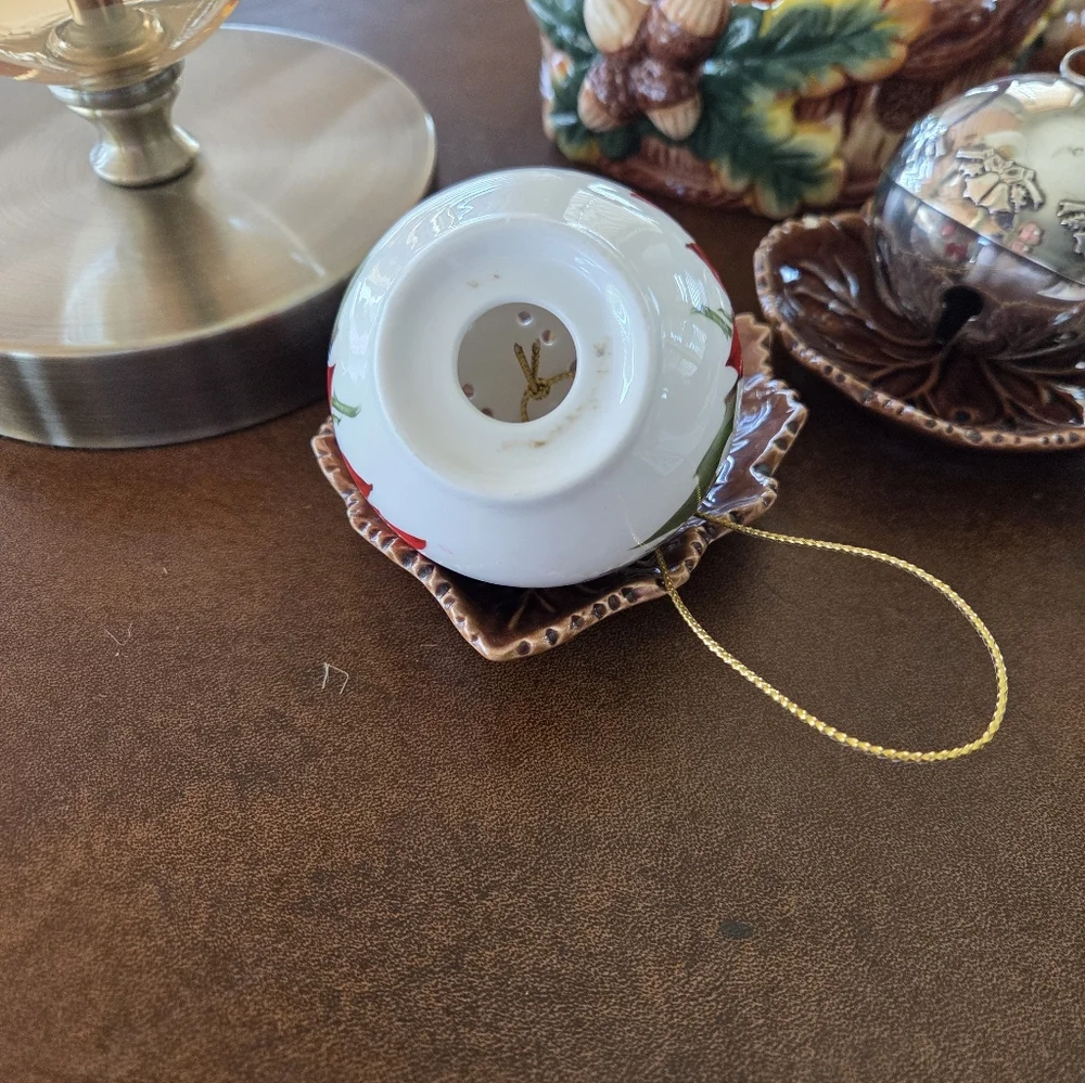 Source Unknown hanger stopper christmas