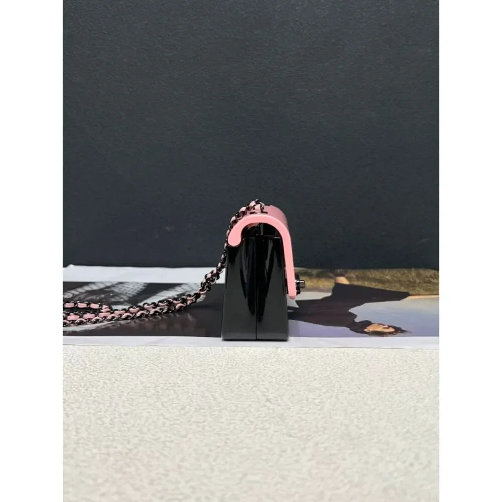 CHANEL brand color