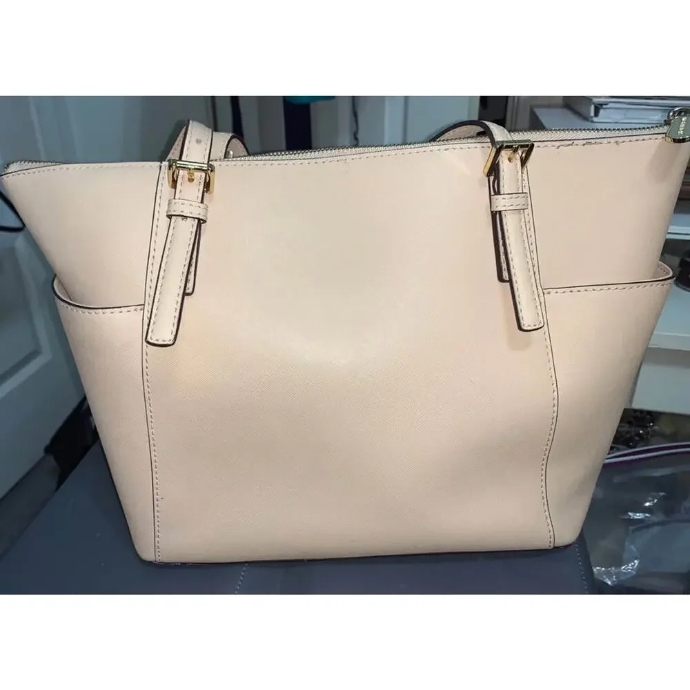 Michael Kors elegant saffiano
