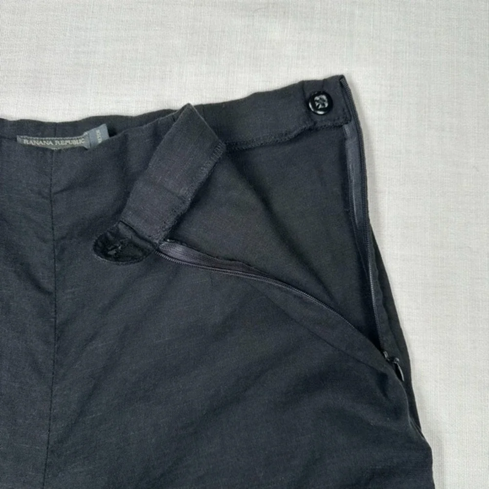 Banana Republic brand banana