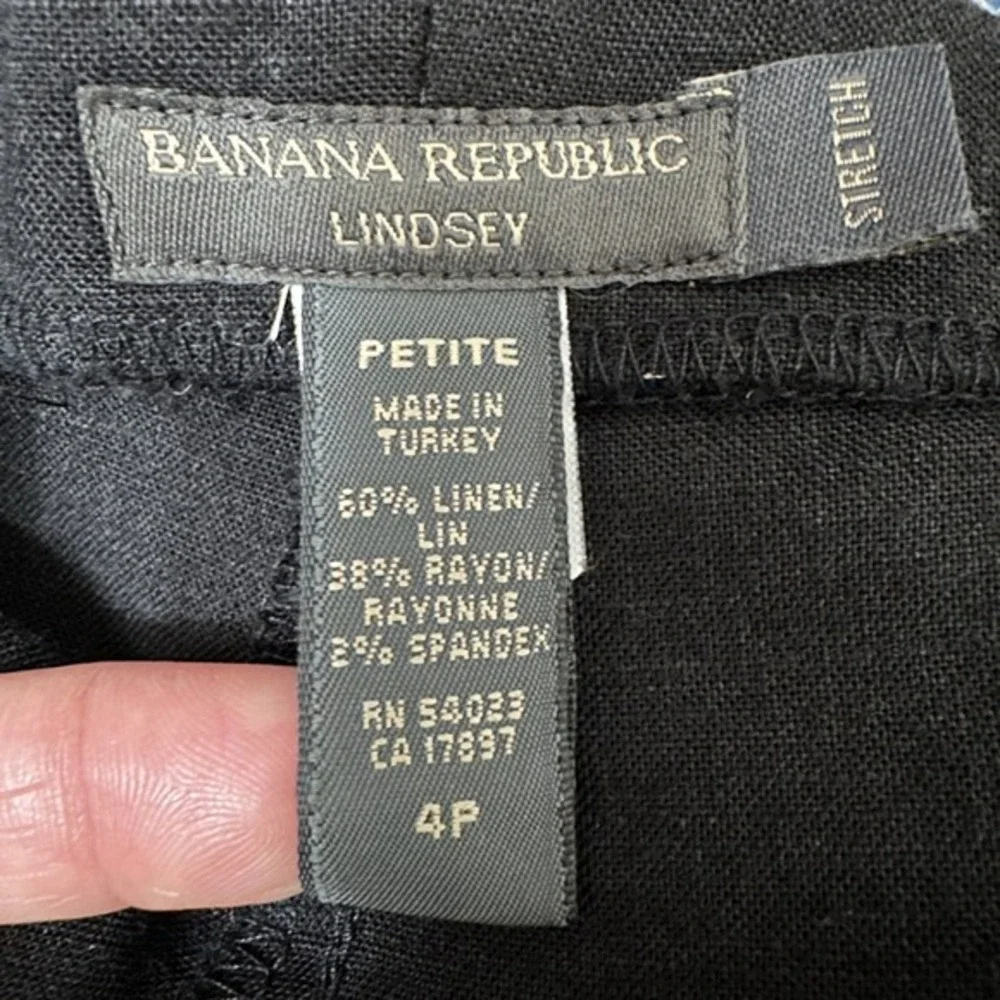 Banana Republic brand banana
