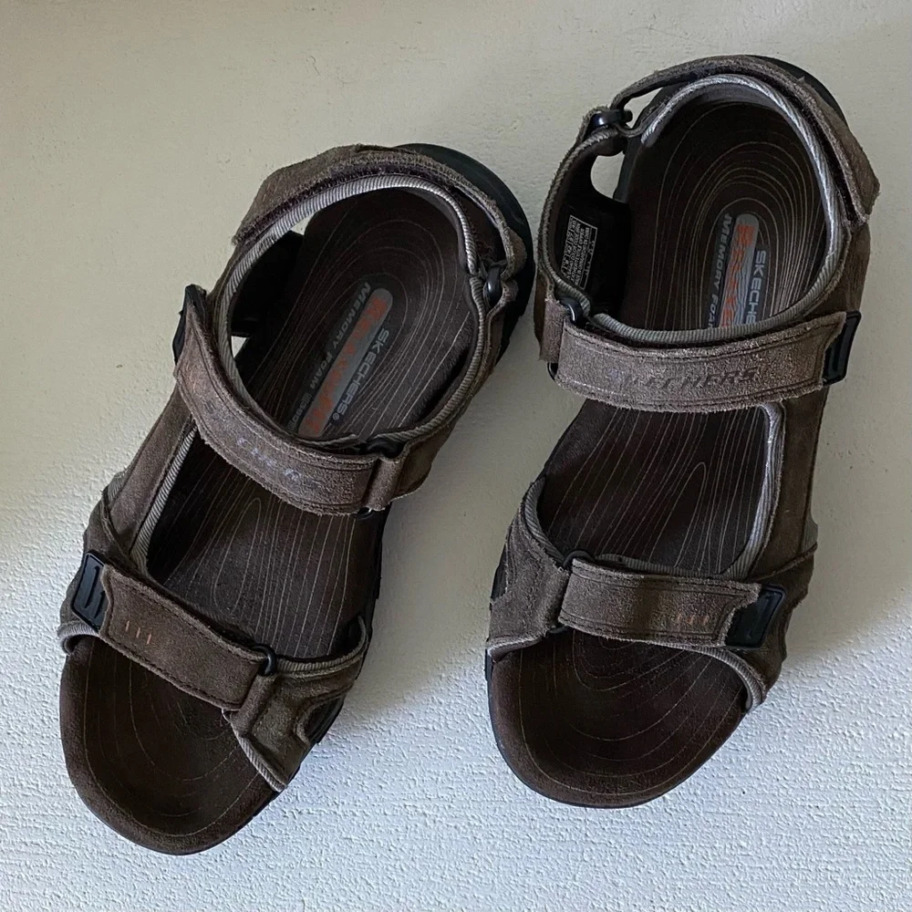 Skechers size suede